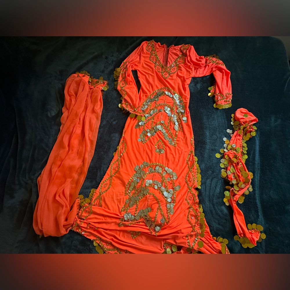 Baladí, Saidi  dress, scarf, and belt bellydance, costume